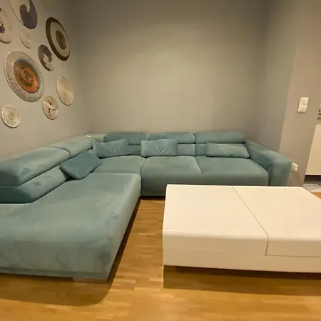 Schone 5 Minuten Von Messe. Apartment